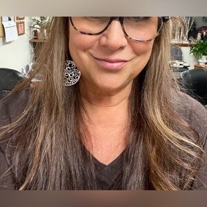 Meet your Posher, Regina